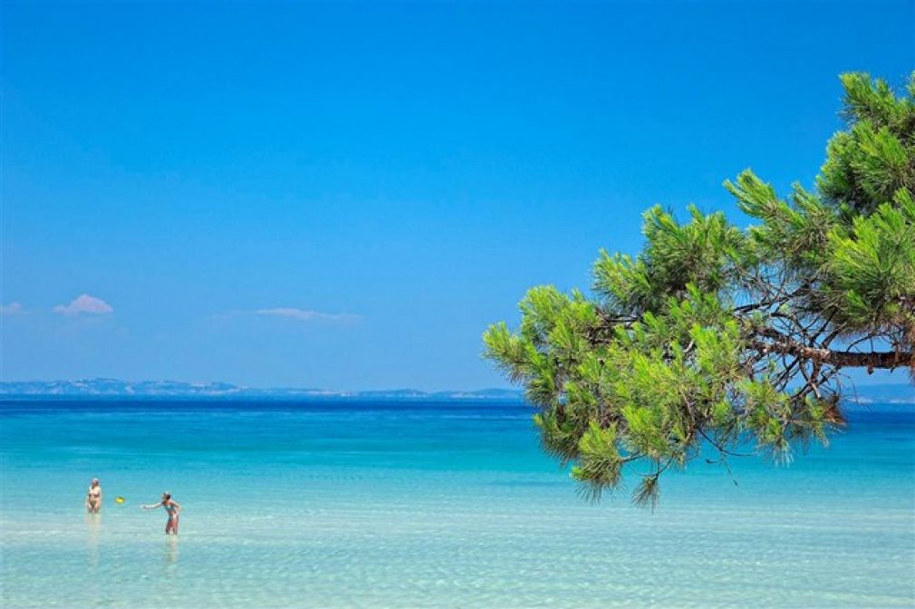 Έ&nu;&alpha;&sigmaf; "&kappa;&rho;&upsilon;&phi;ό&sigmaf; &pi;&alpha;&rho;ά&delta;&epsilon;&iota;&sigma;&omicron;&sigmaf;" &eta; &Chi;&alpha;&lambda;&kappa;&iota;&delta;&iota;&kappa;ή, &pi;&epsilon;&rho;&iota;&mu;έ&nu;&epsilon;&iota; &nu;&alpha; &tau;&omicron;&nu; &alpha;&nu;&alpha;&kappa;&alpha;&lambda;ύ&psi;&epsilon;&tau;&epsilon;!