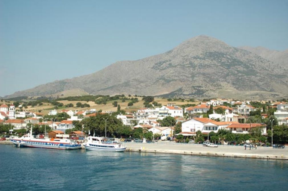 &Sigma;&alpha;&mu;&omicron;&theta;&rho;ά&kappa;&eta;: &alpha;&sigma;&kappa;&epsilon;ί &mu;&omicron;&nu;&alpha;&delta;&iota;&kappa;ή έ&lambda;&xi;&eta; &kappa;&alpha;&iota; &gamma;&omicron;&eta;&tau;&epsilon;ί&alpha; &sigma;&tau;&omicron;&nu; &epsilon;&pi;&iota;&sigma;&kappa;έ&pi;&tau;&eta;